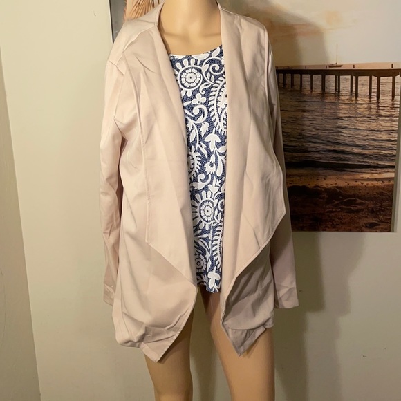 Jackets & Blazers - WOMEN’S long sleeve jacket/blazer apricot